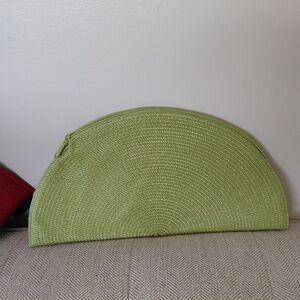 Artisan kiwi Green straw Clutch with polka dots